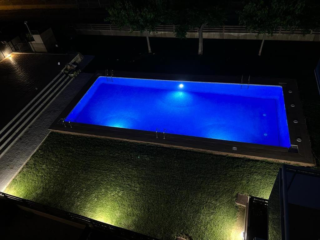 アンポスタAtico Con Hidromasaje, Terraza Y Piscina En Ebrehogarアパートメント エクステリア 写真
